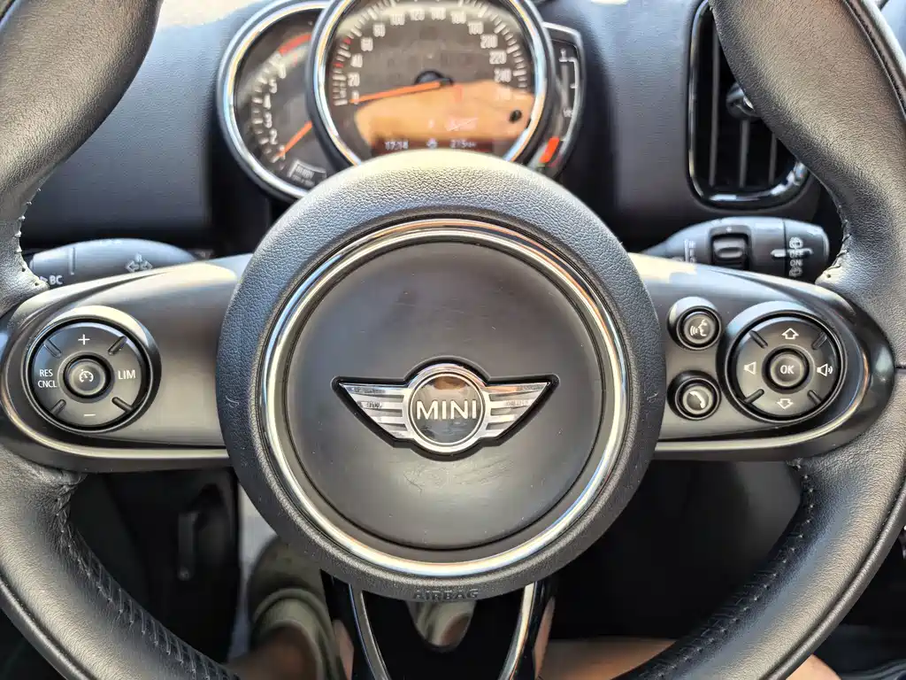 MINI Countryman 2018 — фото 13