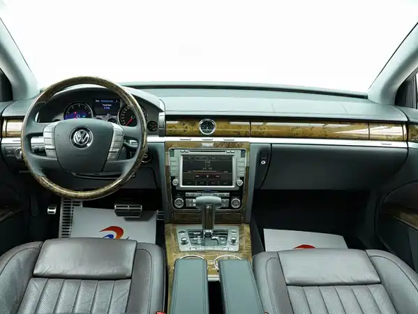 Volkswagen Phaeton 2012
