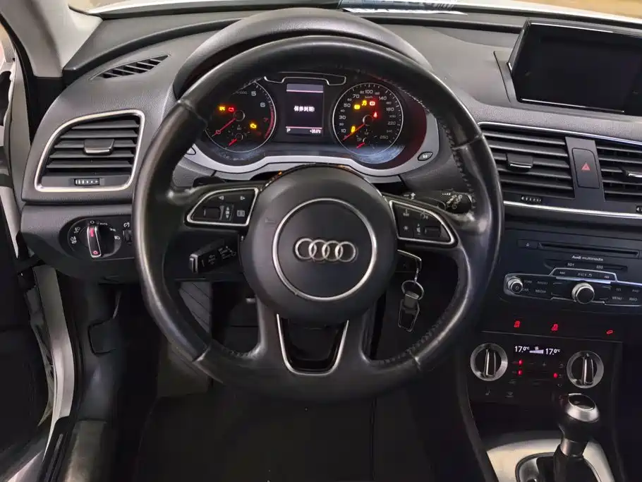 Audi Q3 2013 — фото 15