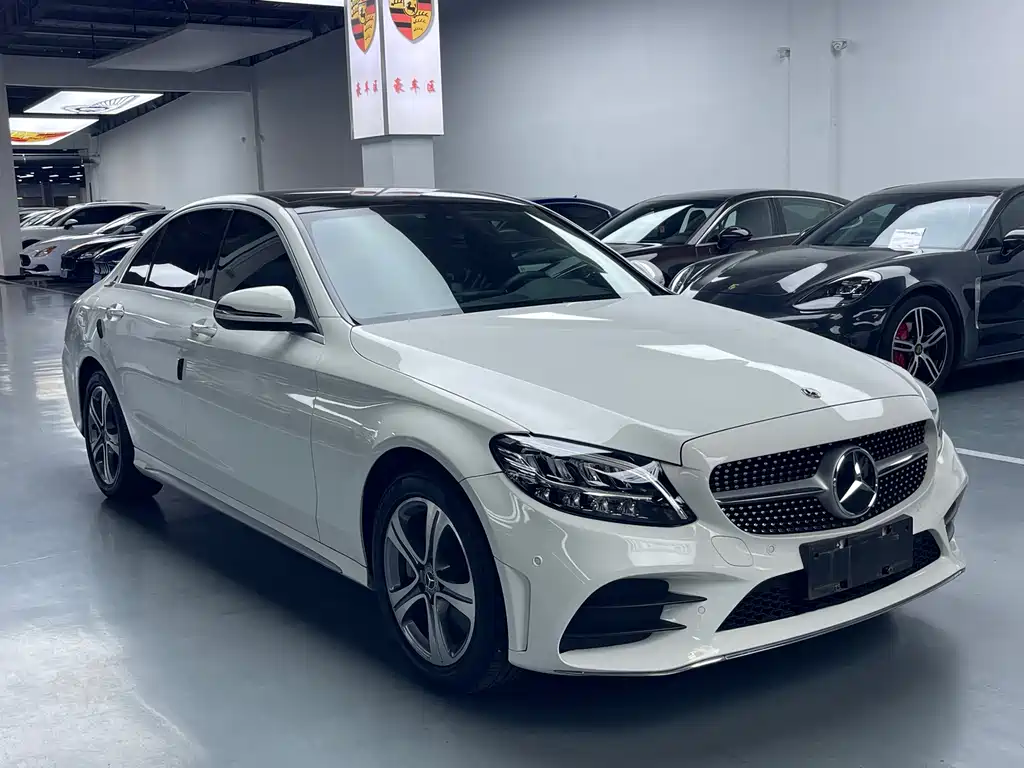 Mercedes-Benz C-Class 2021