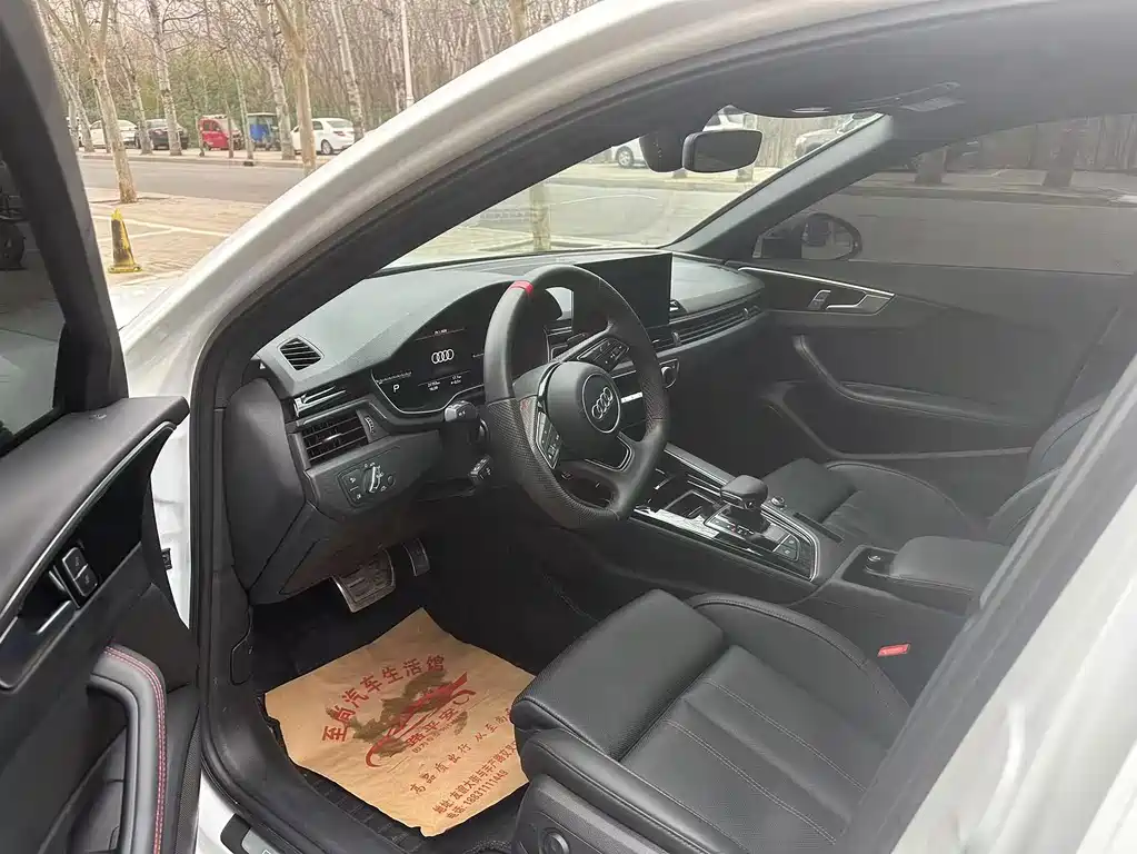 Audi A4L 2025