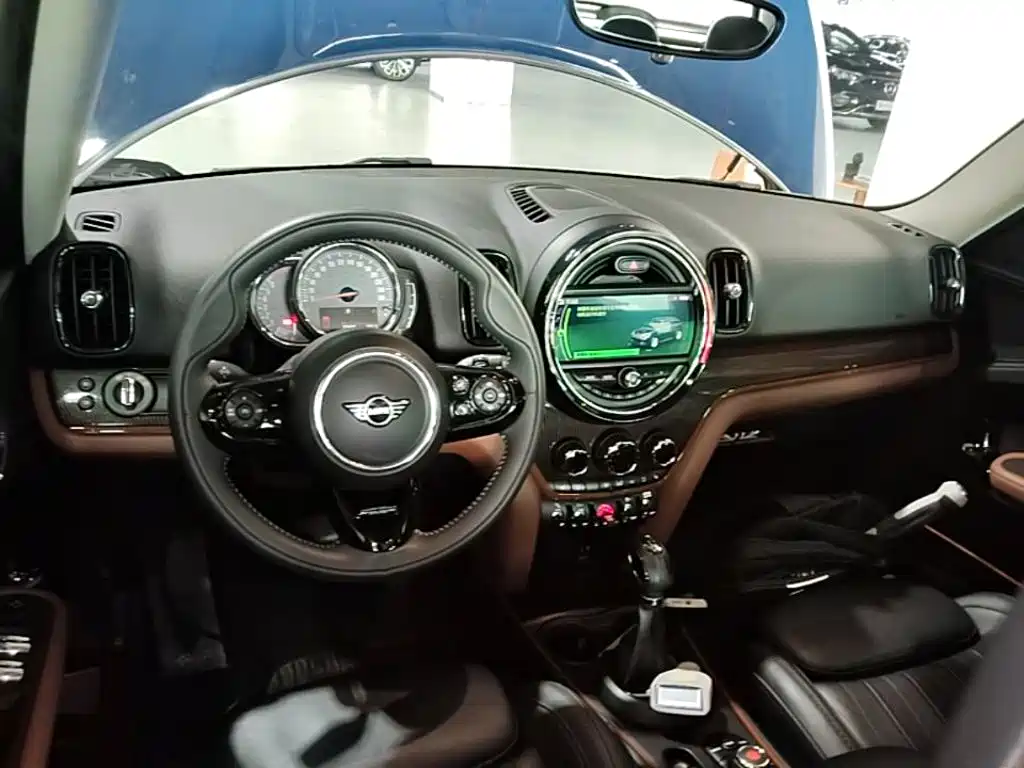 MINI Countryman 2019 — фото 10