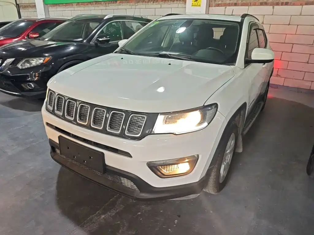 Jeep Compass 2018 — фото 2