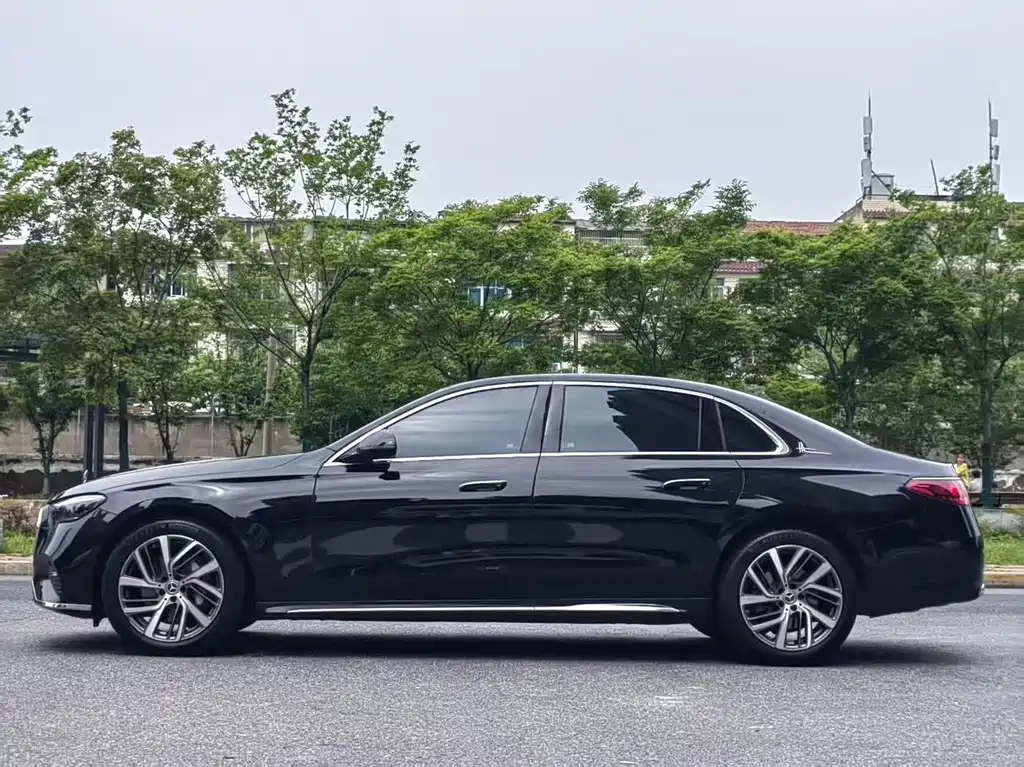 Mercedes-Benz E-Class 2025