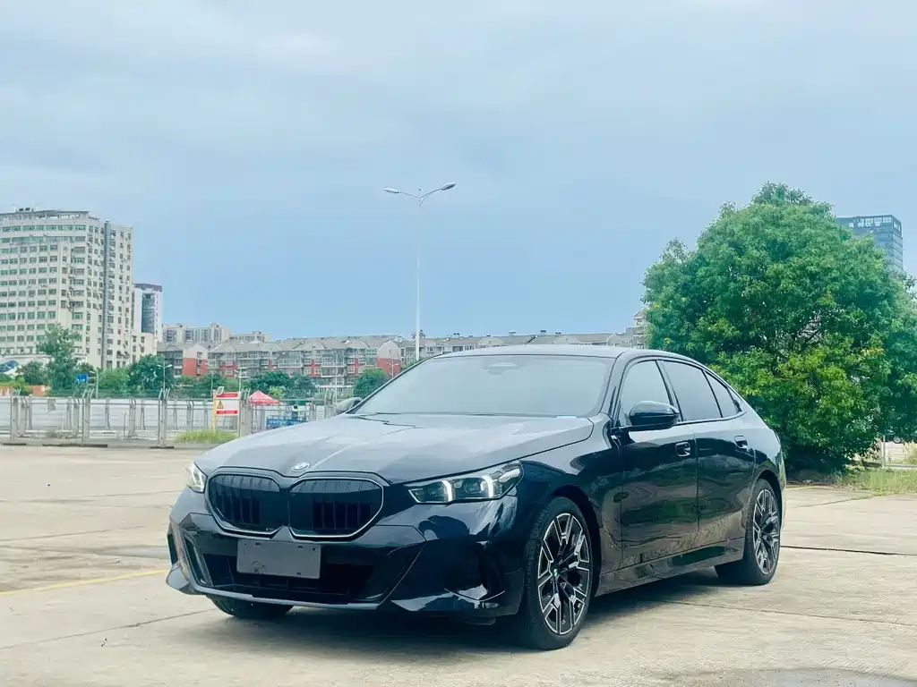 BMW 5 Series 2025