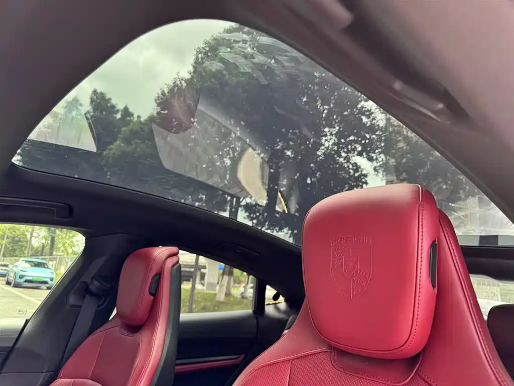 Porsche Taycan 2021