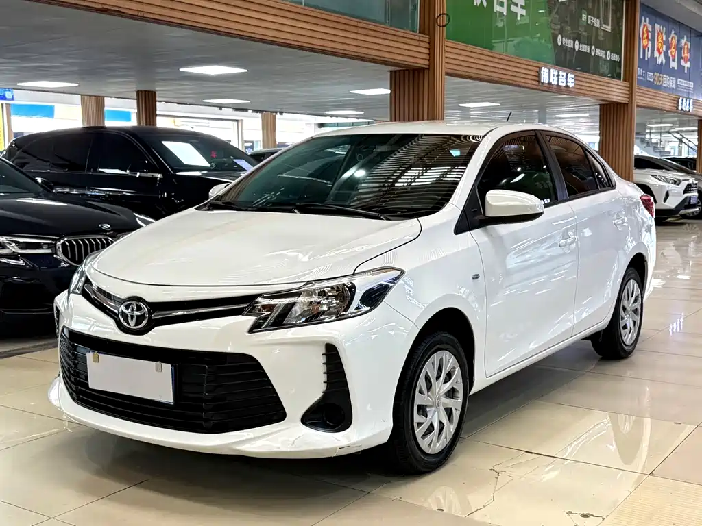 Toyota Vios 2022 — фото 1