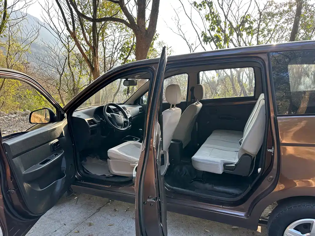 Wuling Hongguang 2019 — фото 5