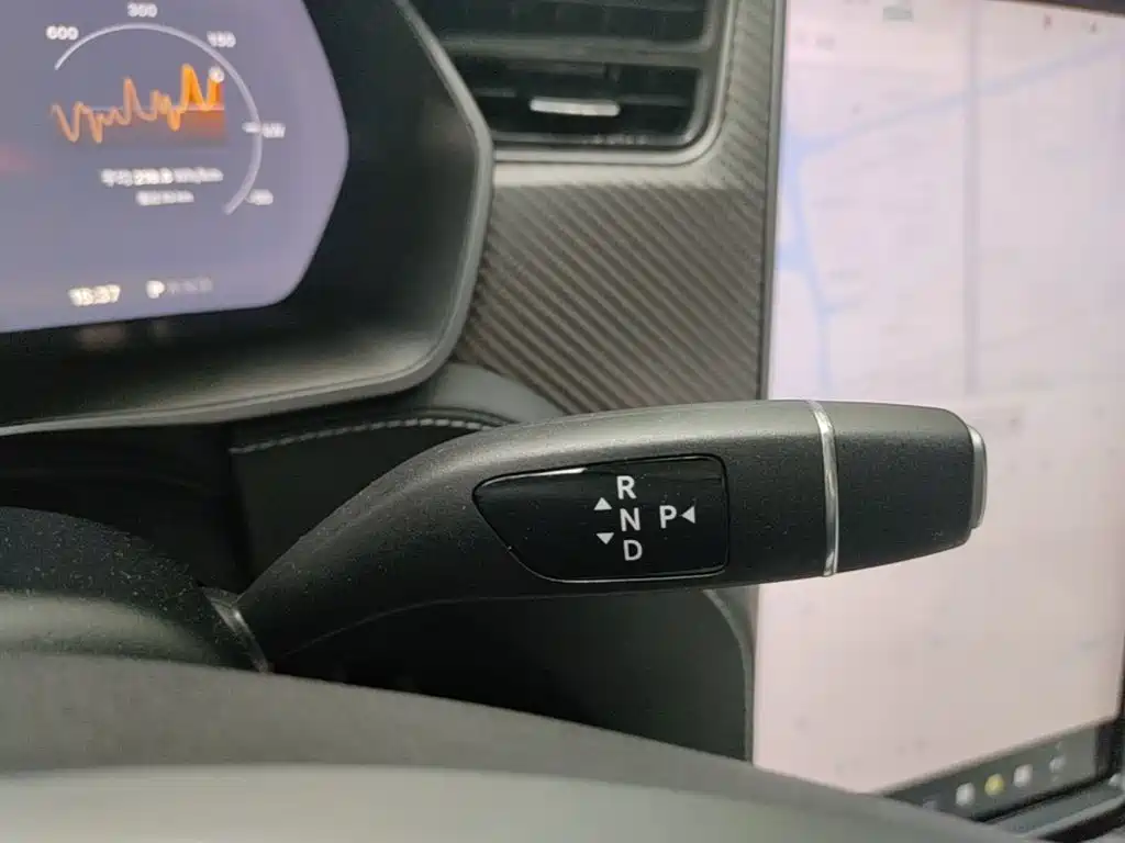 Tesla Model X 2019 — фото 14