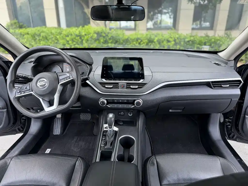 Nissan Teana 2022