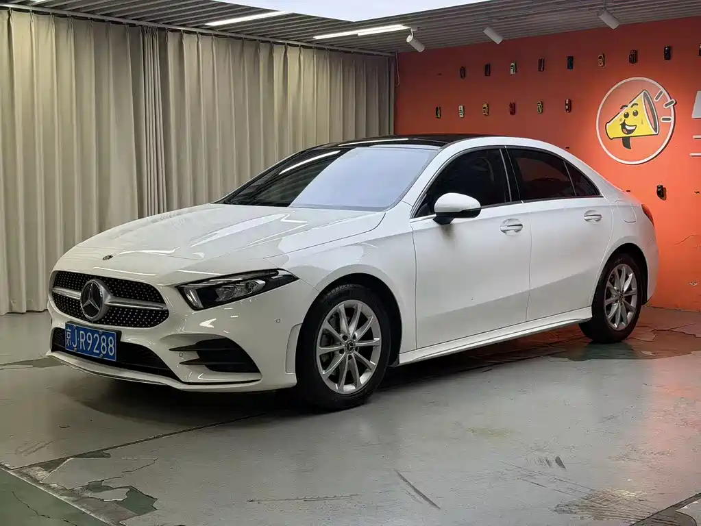 Mercedes-Benz A-Class 2019 — фото 1