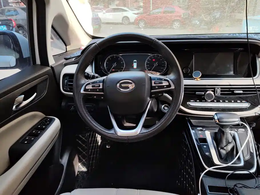 GAC Trumpchi M6 2019 — фото 15