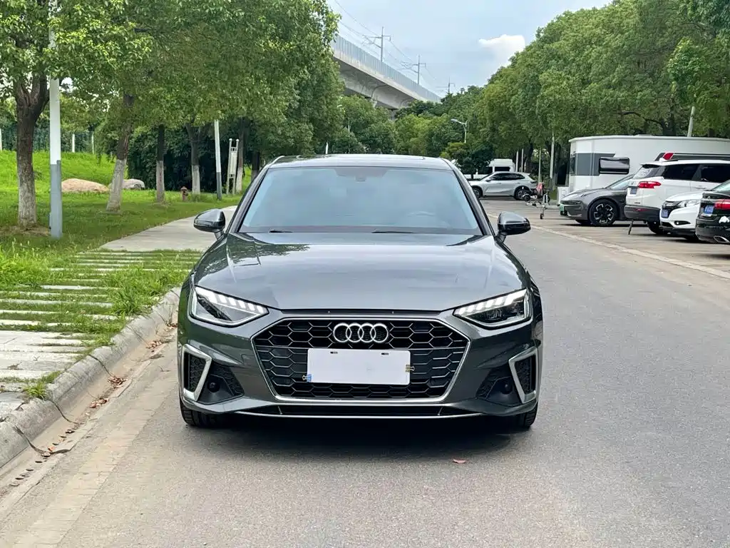 Audi A4L 2021