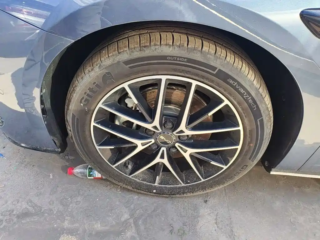 BYD Seal 07 DM-i 2025 — фото 23