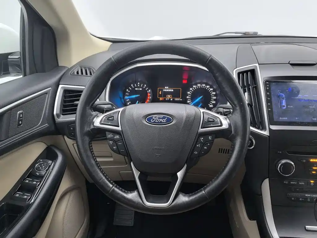 Ford Edge 2015 — фото 11