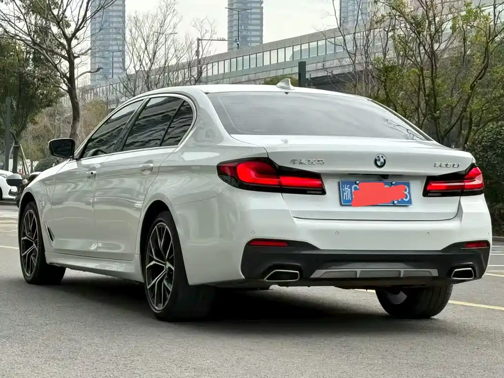 BMW 5 Series 2023 — фото 7