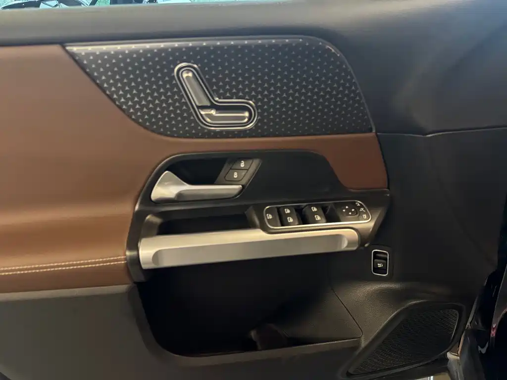 Mercedes-Benz GLB 2024