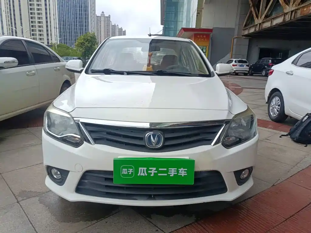 Changan Yuexiang V3 2018 — фото 3