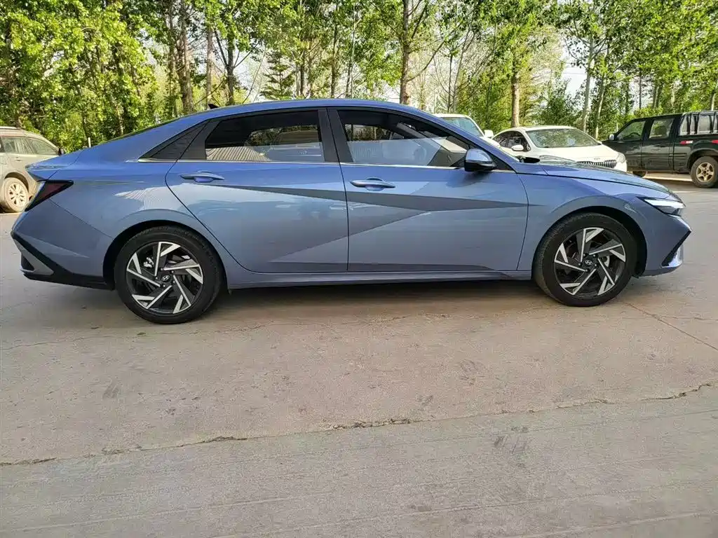 Hyundai Elantra 2024 — фото 10