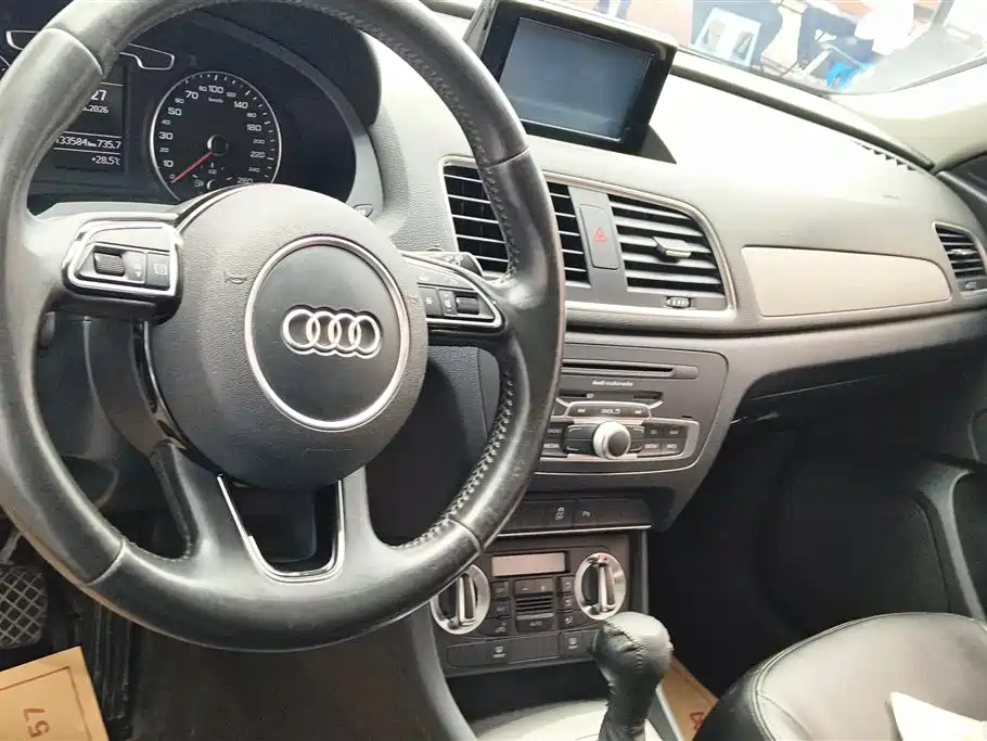 Audi Q3 2016 — фото 12