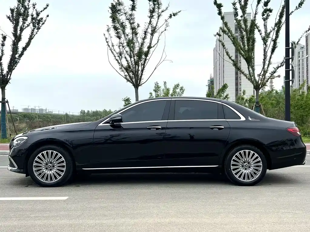 Mercedes-Benz E-Class 2023 — фото 14