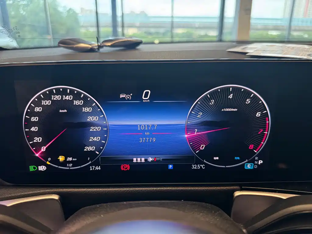 Mercedes-Benz GLB 2024