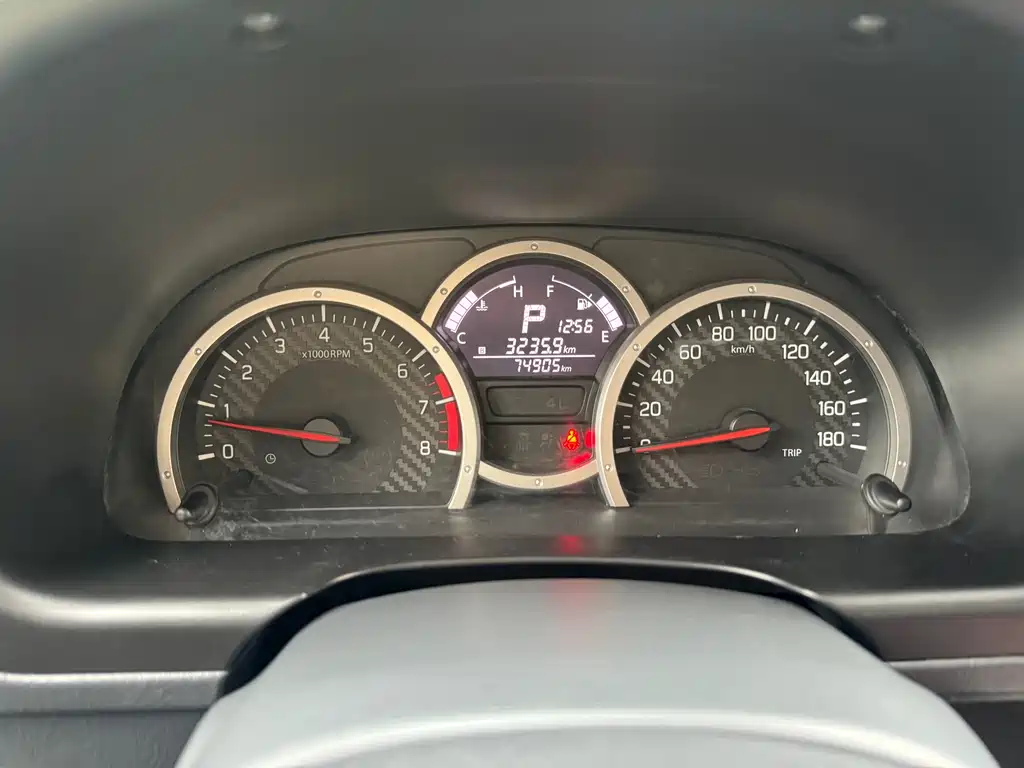 Suzuki Jimny 2018 — фото 10