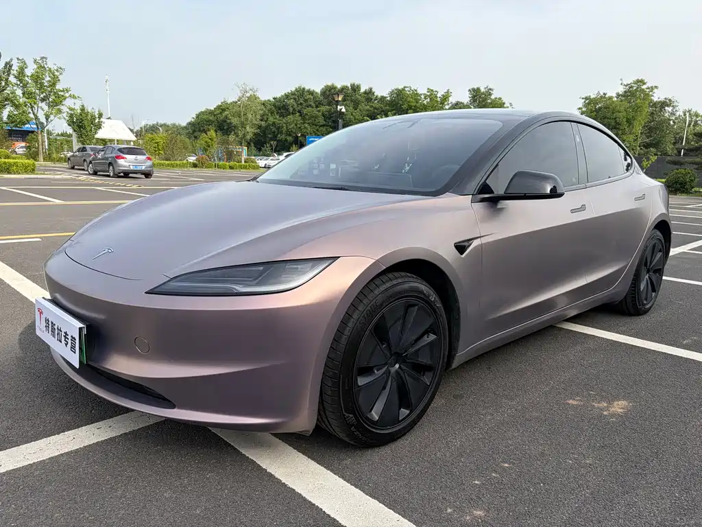 Tesla Model 3 2025 — фото 1