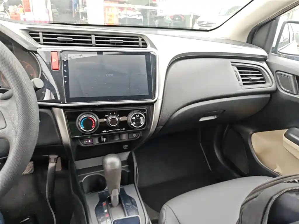 Honda City 2017 — фото 10