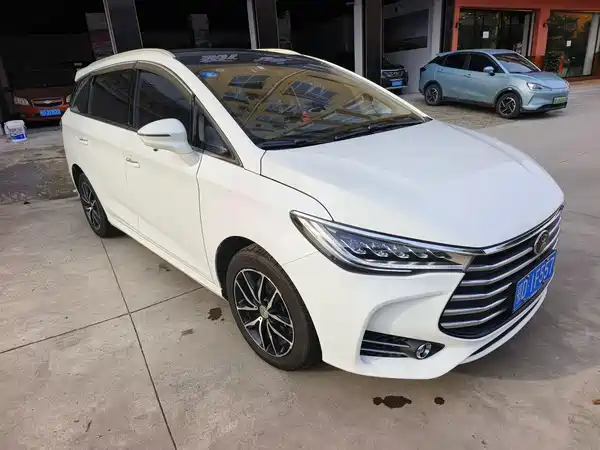 BYD Song MAX 2017