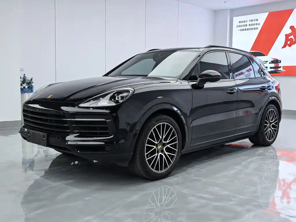 Porsche Cayenne 2022 — фото 1
