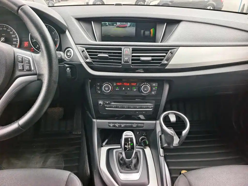 BMW X1 2014 — фото 10