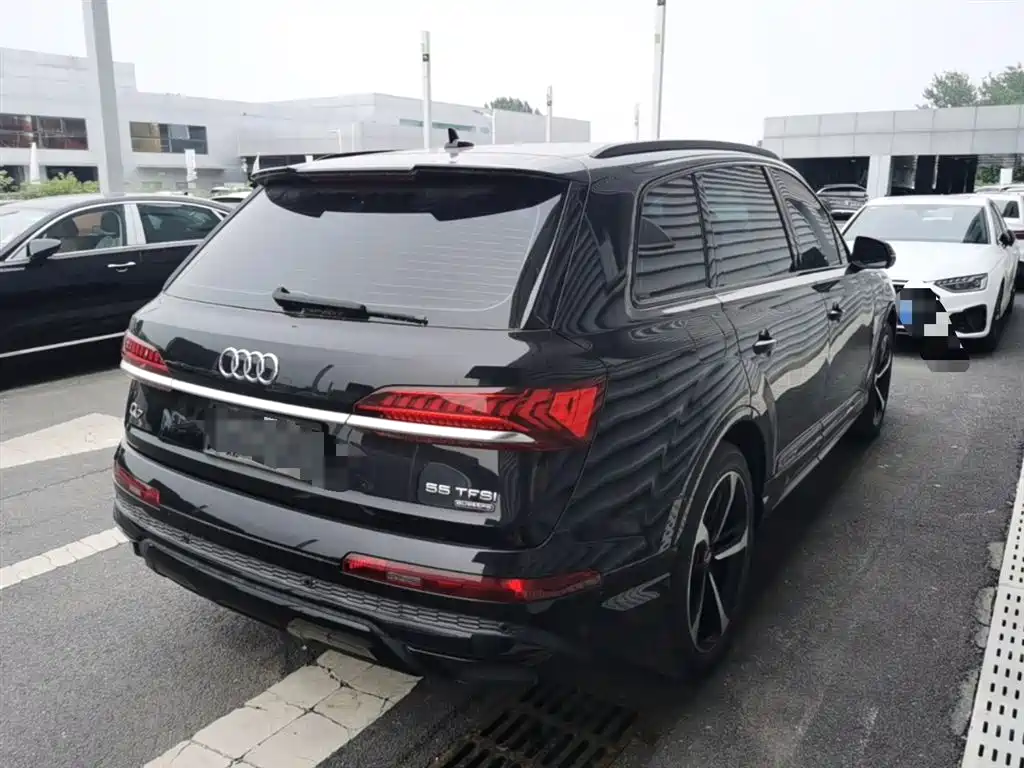 Audi Q7 2021 — фото 12