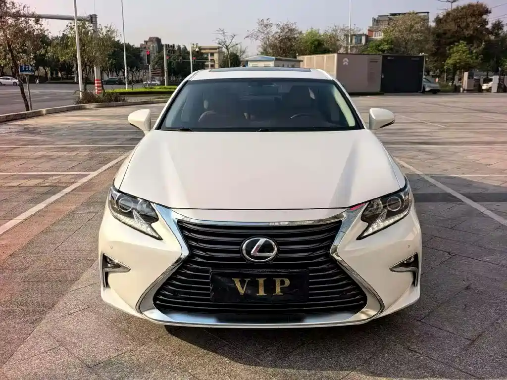 Lexus ES 2017 — фото 3