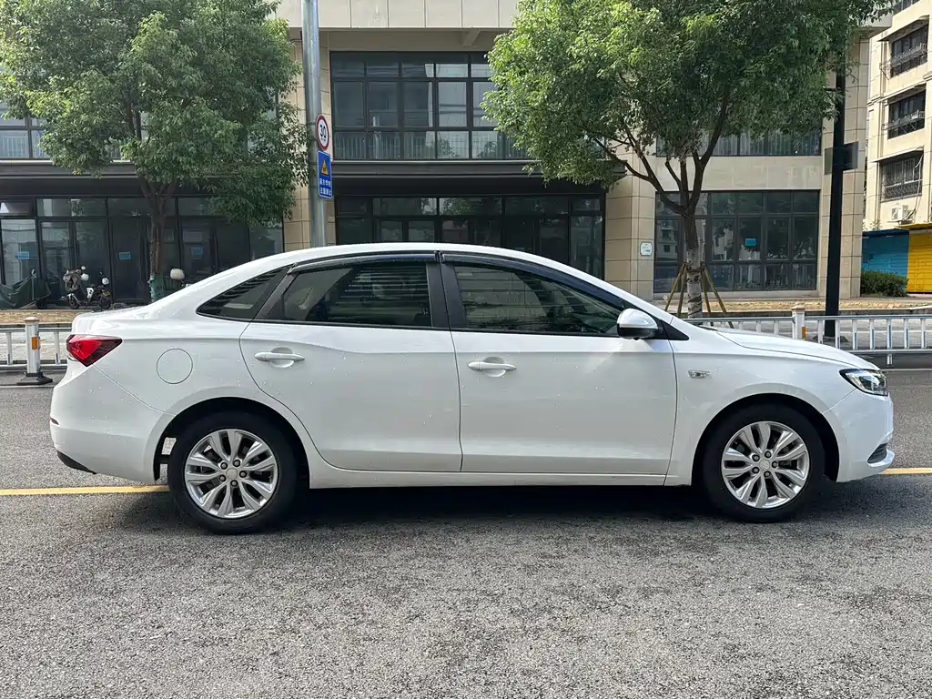 Buick Excelle 2020 — фото 13