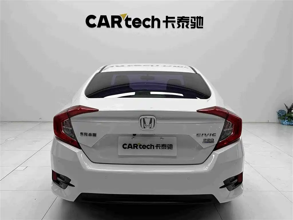 Honda Civic 2019 — фото 13