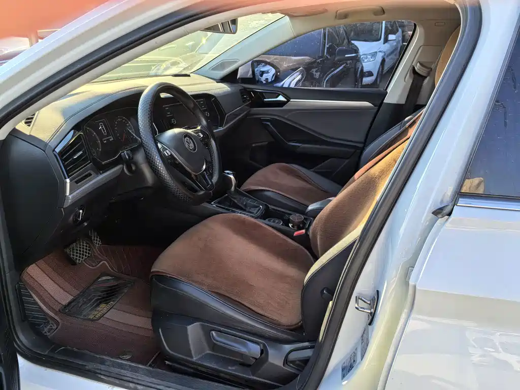 Volkswagen Sagitar 2020