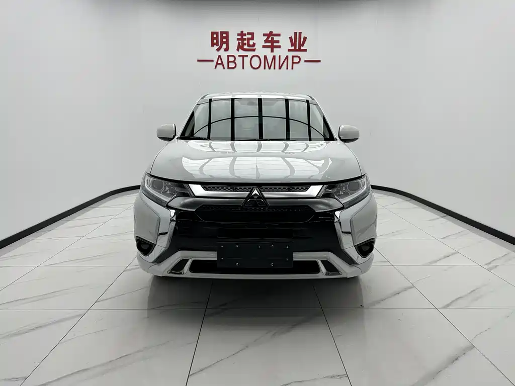 Mitsubishi Outlander 2023