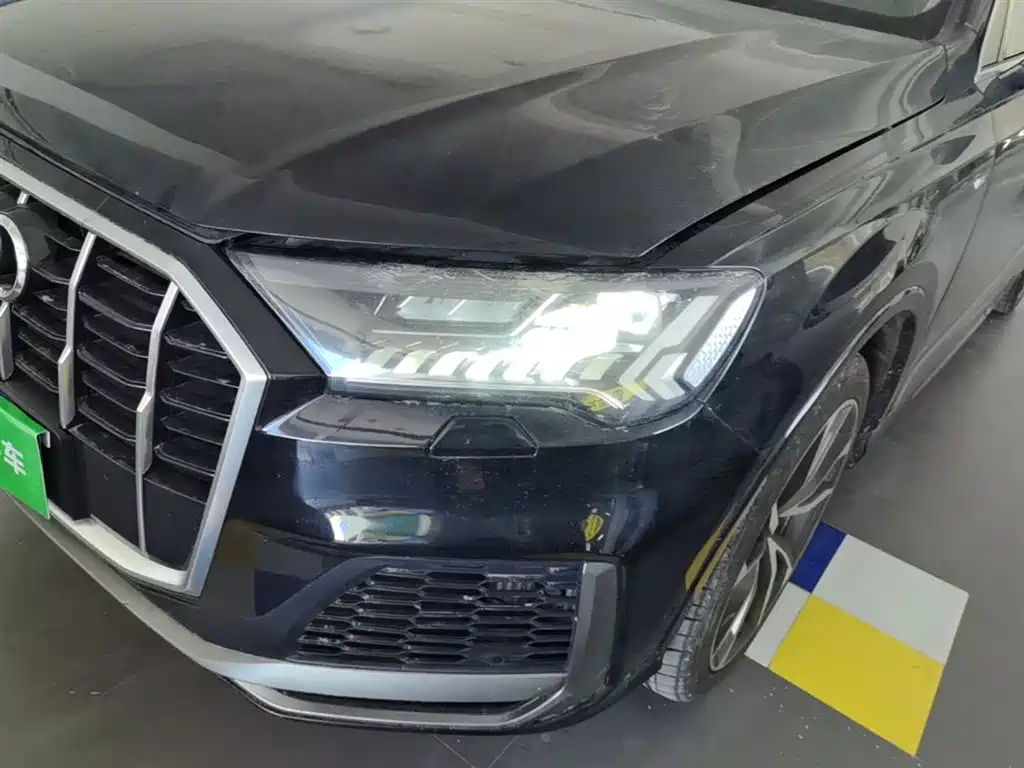 Audi Q7 2021 — фото 24
