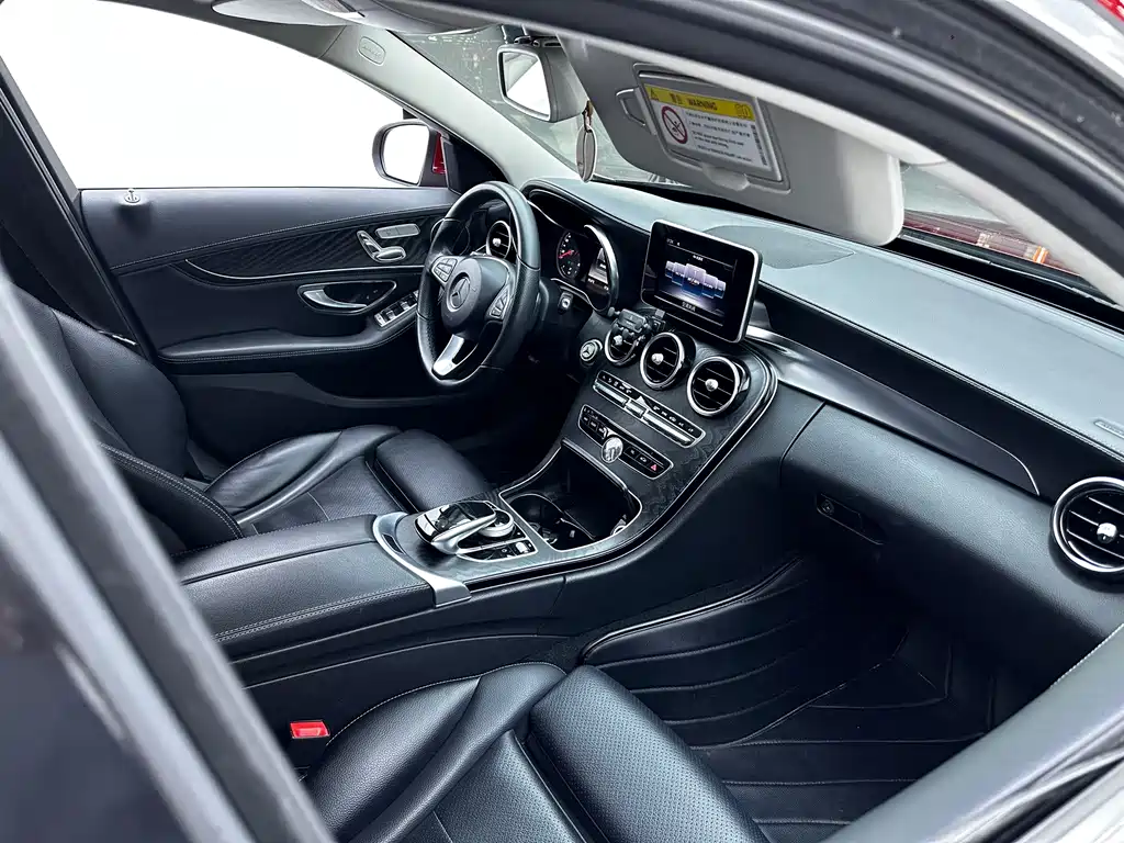 Mercedes-Benz C-Class 2018 — фото 14