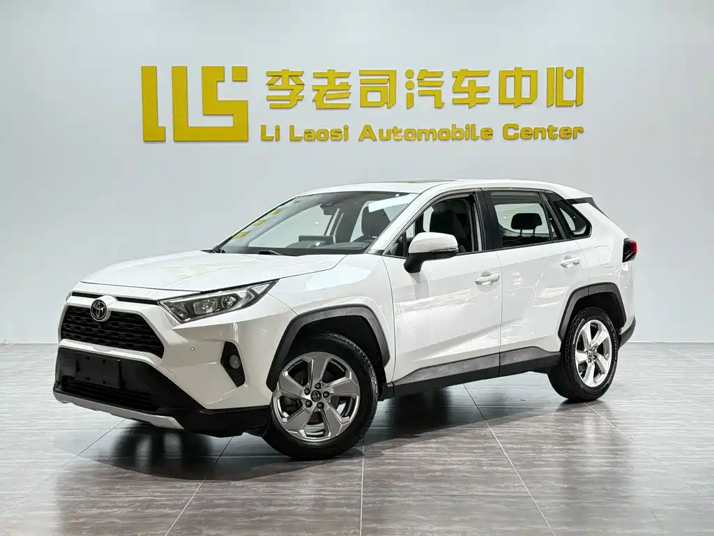 Toyota RAV4 2020 — фото 1
