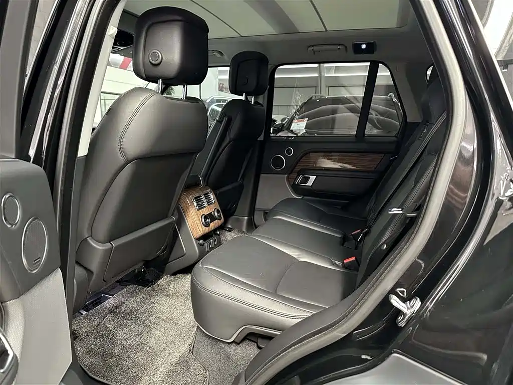Land Rover Range Rover 2020 — фото 11