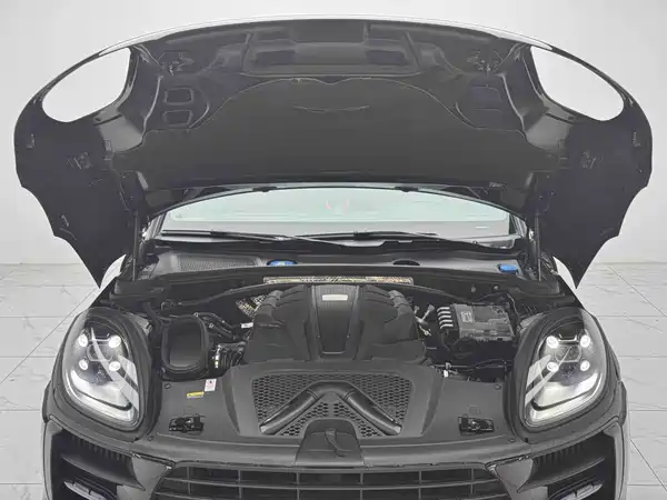Porsche Macan 2021