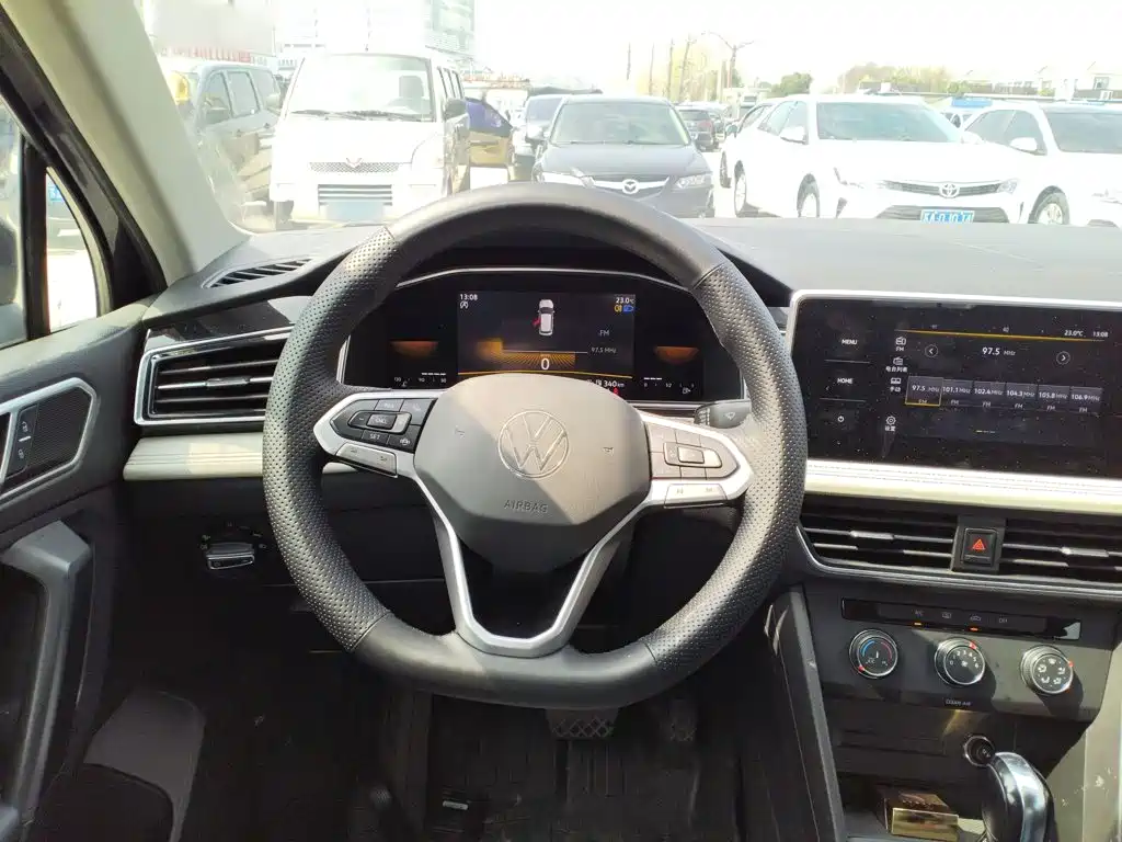 Volkswagen Tiguan L 2022
