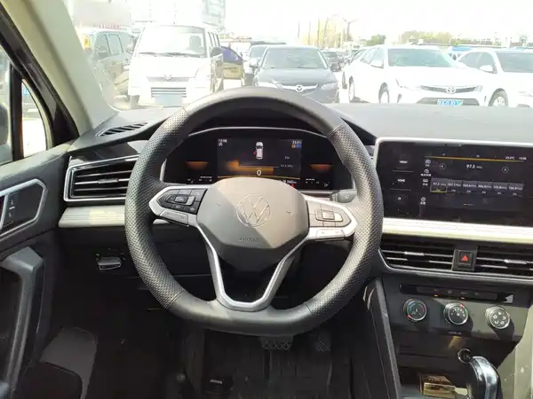 Volkswagen Tiguan L 2022