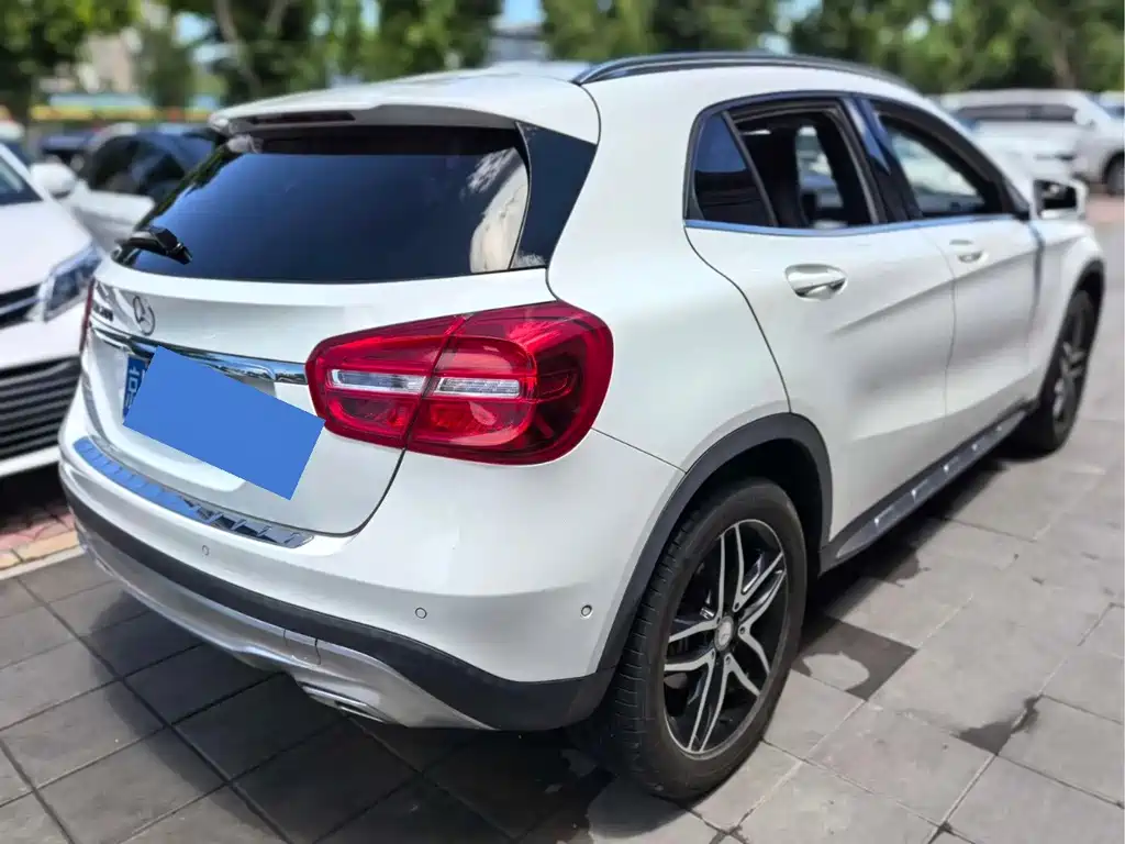 Mercedes-Benz GLA 2015