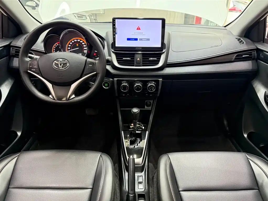 Toyota Yaris L 2022 — фото 19