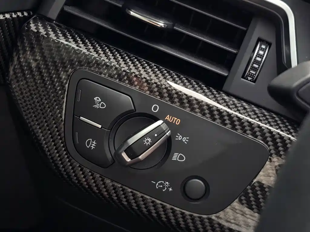 Audi A4L 2021 — фото 28