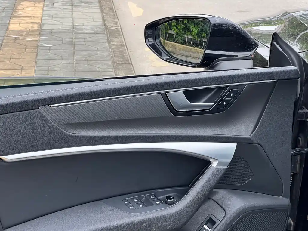 Audi A7L 2022 — фото 12
