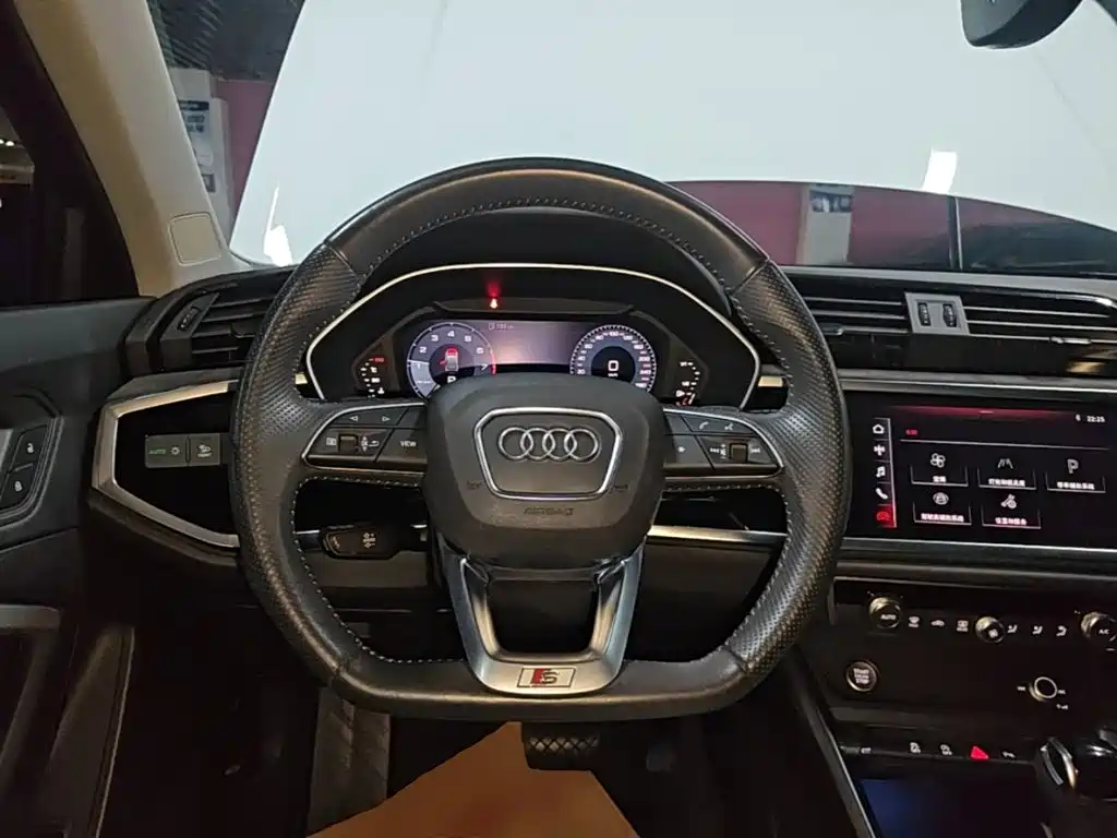 Audi Q3 Sportback 2021 — фото 11